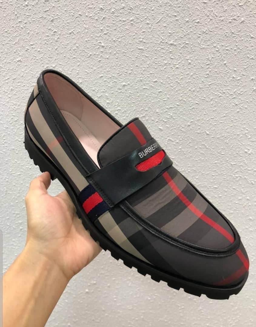 MEN'S BURBERRY STRIPE CAUSAL SHOE | CartRollers ﻿Online Marketplace  Shopping Store In Lagos Nigeria