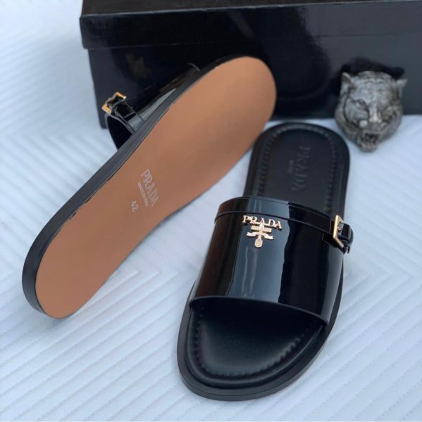 REPTILLIAN LEATHER DESIGNER PALM SLIPPERS SLIDE FOR MEN  CartRollers  ﻿Online Marketplace Shopping Store In Lagos Nigeria