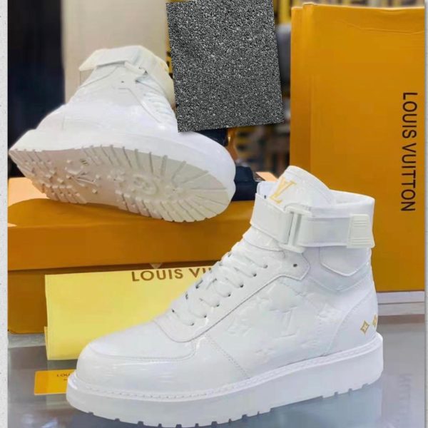 Red bottom sneakers hot sale louis vuitton