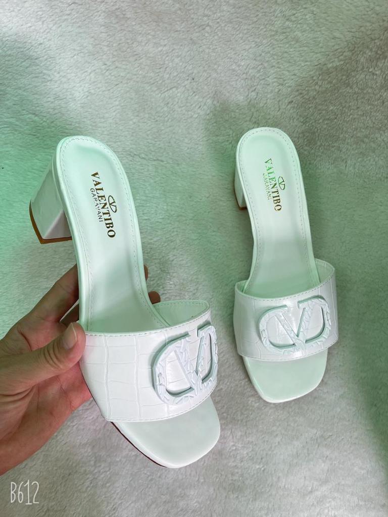 Buy Black Heeled Sandals for Women by Flat n Heels Online | Ajio.com